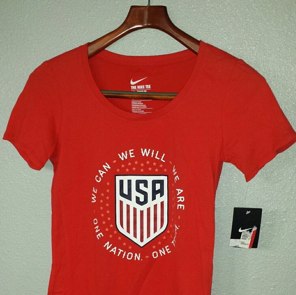 Nike - Men's Short Sleeve T-shirt - Size - Small
